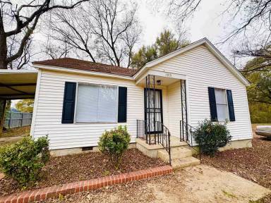 Main picture of 1915 DuPont Ave