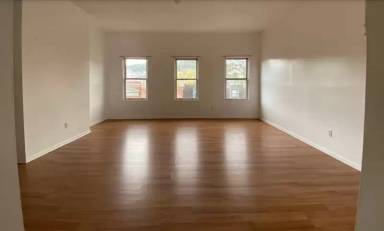 Main picture of 1411 E Carson St