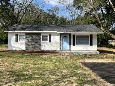 Main picture of 5920 Windy Hill Cir S