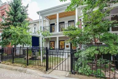 Main picture of 813 10th St NE