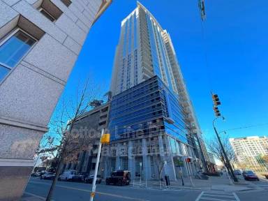 Main picture of 500 West Trade