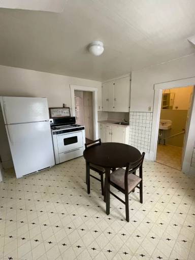 Main picture of 625 Lewis St