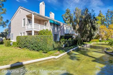 Main picture of 54 Lakefront