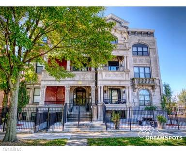 Main picture of 4710 S King Dr
