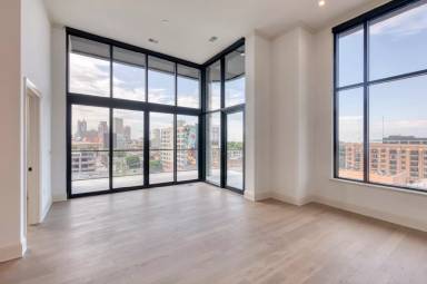 Main picture of 35 E Hubbard Ave