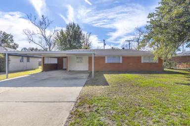 Main picture of 1921 Anderson Ave