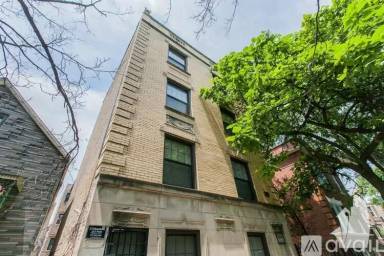 Main picture of 3618 N Marshfield Ave