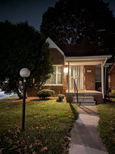Main picture of 8300 Hartwell St