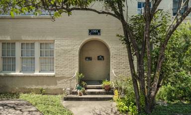 Main picture of 1301 W 13th St