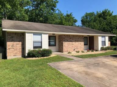 Main picture of 3702 Choctaw St
