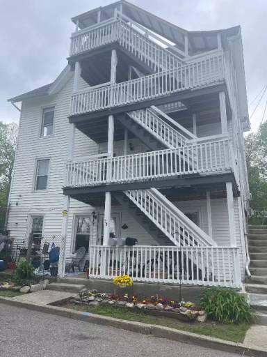 Main picture of 72 Chapman St