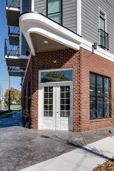 Main picture of 2200 Carrington St