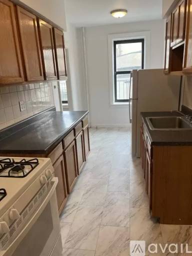 Main picture of 5009 Broadway