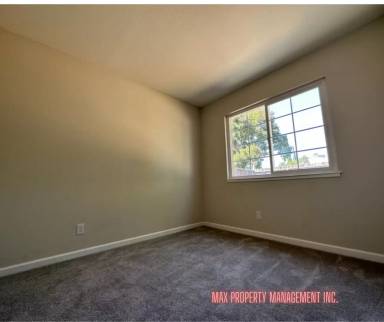 Main picture of 105 Yosemite Dr