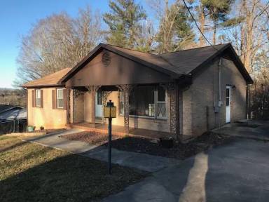 Main picture of 1438 Westwood Ln