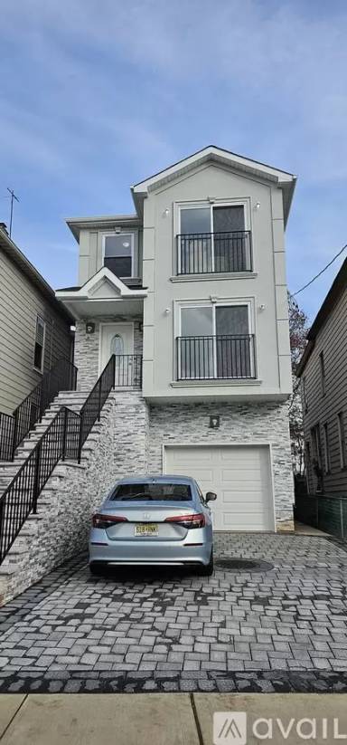 Main picture of 441 1st Ave