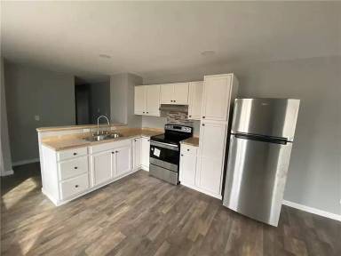 Main picture of 834 W 26th St