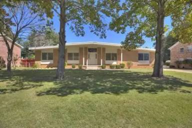 Main picture of 11005 Louis Dr SE