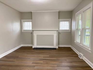 Main picture of 606 Montgomery St