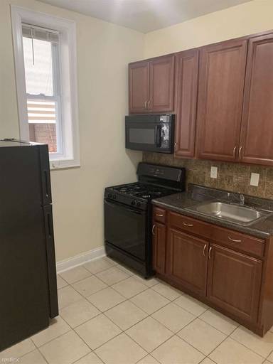 Main picture of 589 Kennedy Blvd