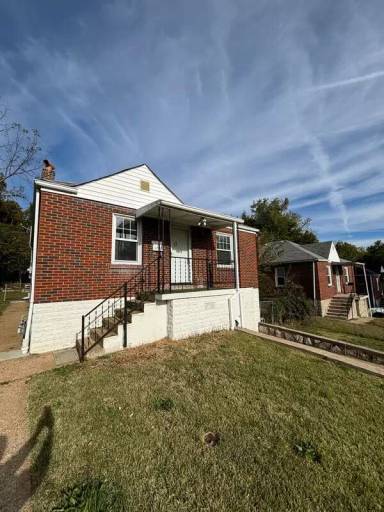 Main picture of 5339 Fletcher St