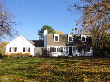 Main picture of 3210 Parkside Dr