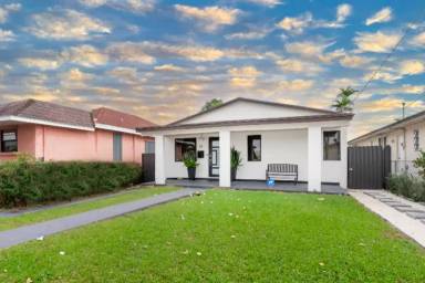 Main picture of 511 NW 59th Ave