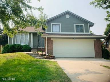 Main picture of 12669 Meredith Ave
