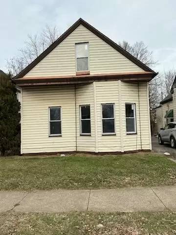 Main picture of 6825 Fullerton Ave