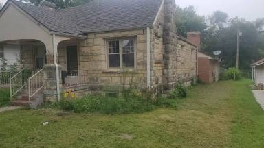 Main picture of 526 W 3rd St