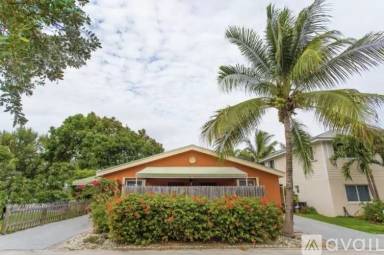 Main picture of 10 Surf Rd