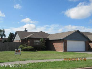 Main picture of 4402 SW Hickory Ln