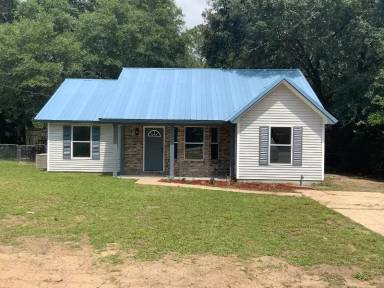 Main picture of 5809 Pinecrest Rd
