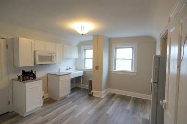 Main picture of 100 Clerk St
