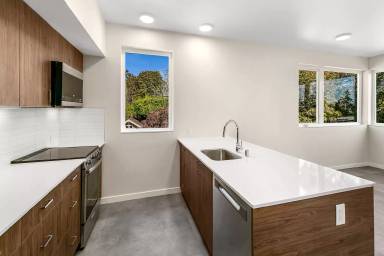 Main picture of 520 N 39th St