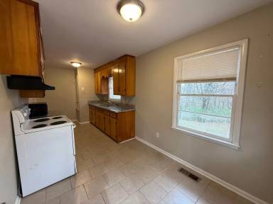 Main picture of 619 Slaughter Rd