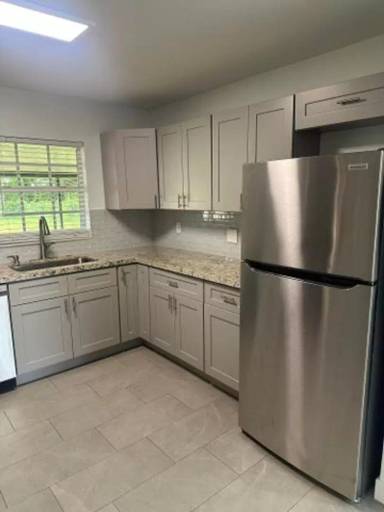 Main picture of 4786 Cambridge St