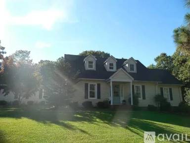 Main picture of 520 Edinboro Dr