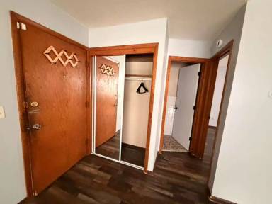 Main picture of 1433 7th St E