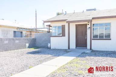 Main picture of 215 W 9th St