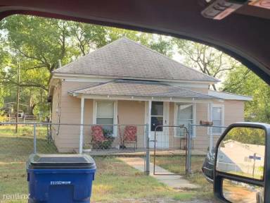 Main picture of 103 W Birch Ave