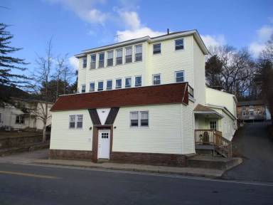 Main picture of 119 School St