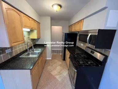 Main picture of 3057 N Narragansett Ave