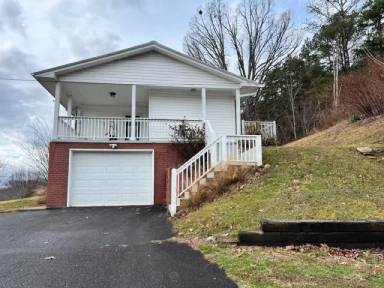 Main picture of 1355 N Main St