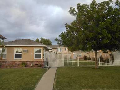 Main picture of 333 W Cypress St