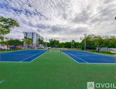 Main picture of 14000 Biscayne Blvd