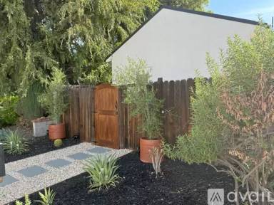 Main picture of 5918 Hinton Ave