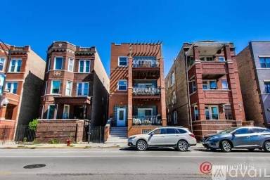 Main picture of 2328 W Augusta Blvd