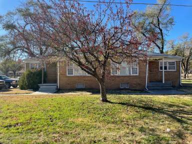 Main picture of 6124 E Harry St