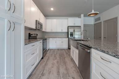 Main picture of Avli at Crosstown Center Apartments